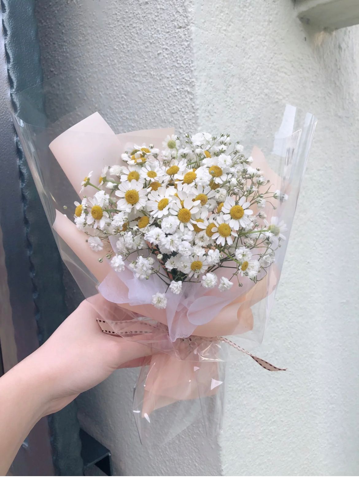 mini daisy bouquet