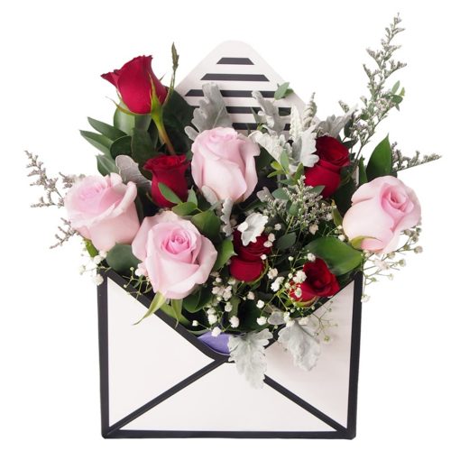 red and pink rose envelope flower box