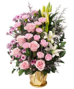 rose table flower arrangement 221204
