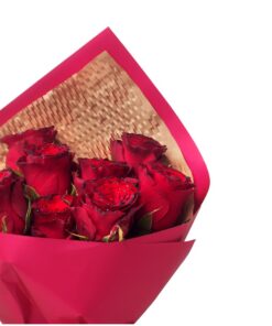 KH-137 Understanding Heart rose bouquet close up