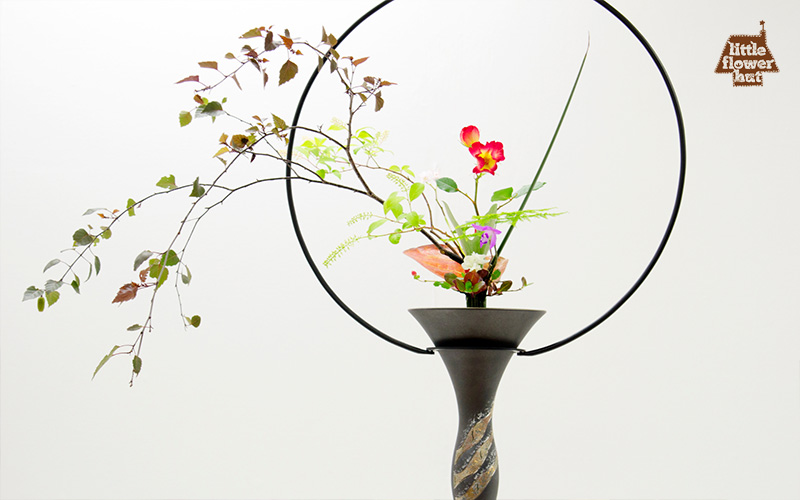 Ikebana flower arrangement